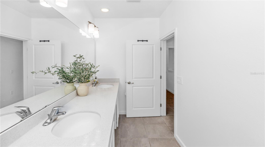 Upstairs Primary Bathroom (2)