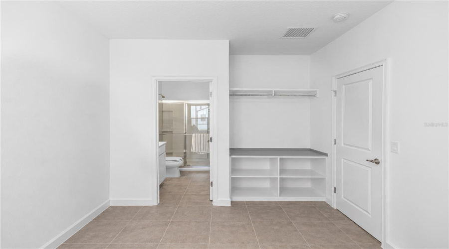 Guest Bedroom (4)