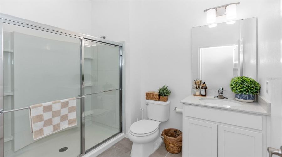 Downstairs Bathroom (1)