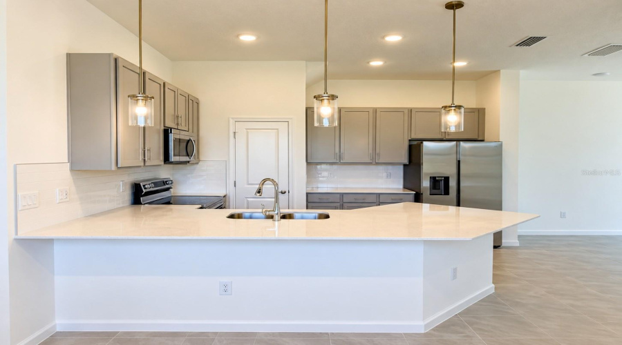 Orlando, Florida 32821, 5 Bedroom Bedrooms, ,5 Bathroombathrooms,Residential,For Sale,Ebb Tide Lane,0,Mfro6444567