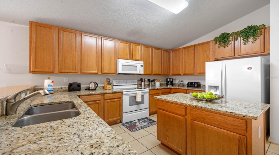Kissimmee, Florida 34746, 4 Bedroom Bedrooms, ,3 Bathroombathrooms,Residential,For Sale,Dharma,0,Mfro6444717