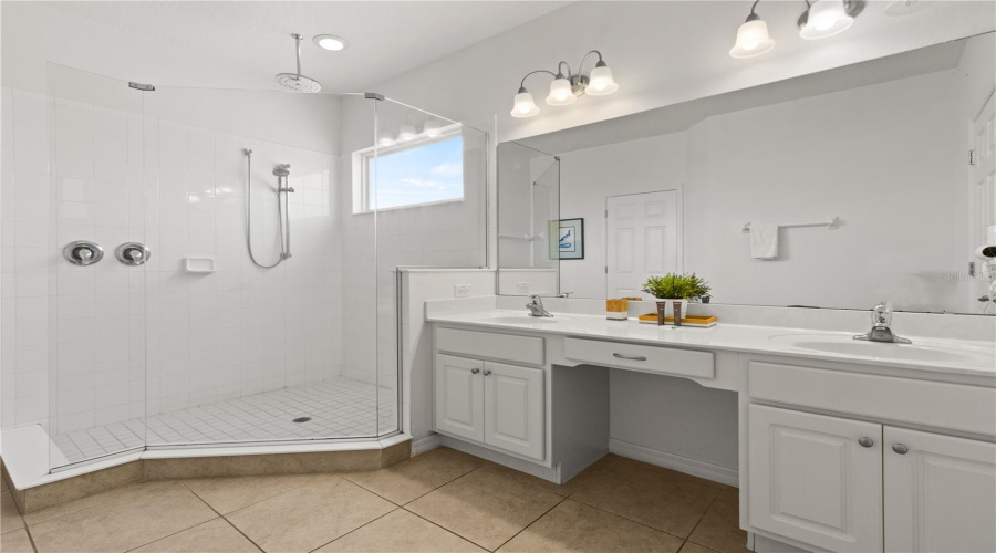 Kissimmee, Florida 34746, 7 Bedroom Bedrooms, ,7 Bathroombathrooms,Residential,For Sale,Shiva,0,Mfro6335292