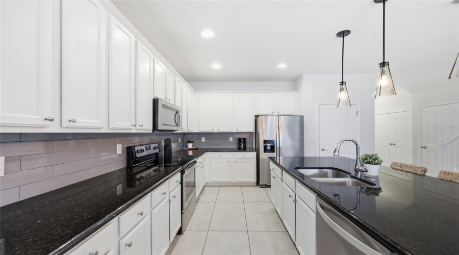 Kissimmee, Florida 34746, 8 Bedroom Bedrooms, ,7 Bathroombathrooms,Residential,For Sale,Shiva,0,Mfro6427419