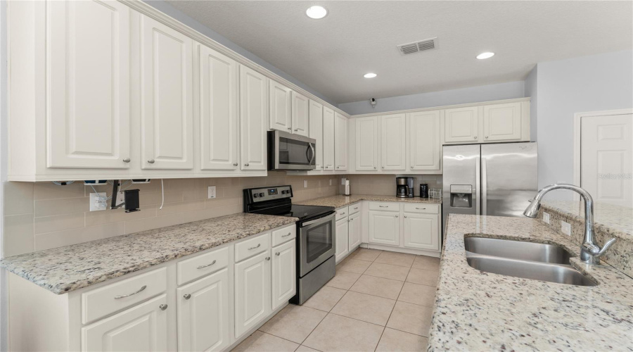 Kissimmee, Florida 34746, 8 Bedroom Bedrooms, ,6 Bathroombathrooms,Residential,For Sale,Shiva,0,Mfro6358756
