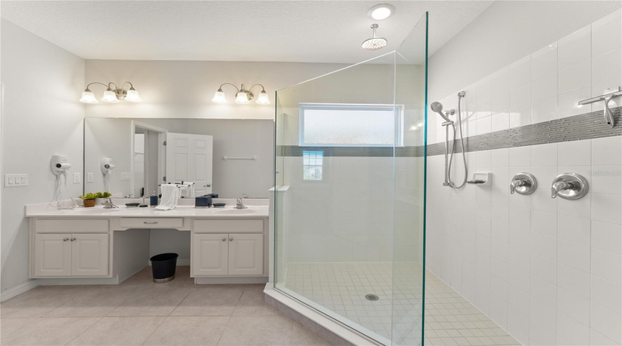 Kissimmee, Florida 34746, 8 Bedroom Bedrooms, ,6 Bathroombathrooms,Residential,For Sale,Shiva,0,Mfro6358756