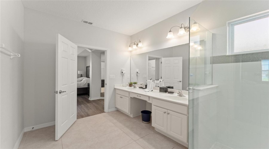 Kissimmee, Florida 34746, 8 Bedroom Bedrooms, ,6 Bathroombathrooms,Residential,For Sale,Shiva,0,Mfro6358756