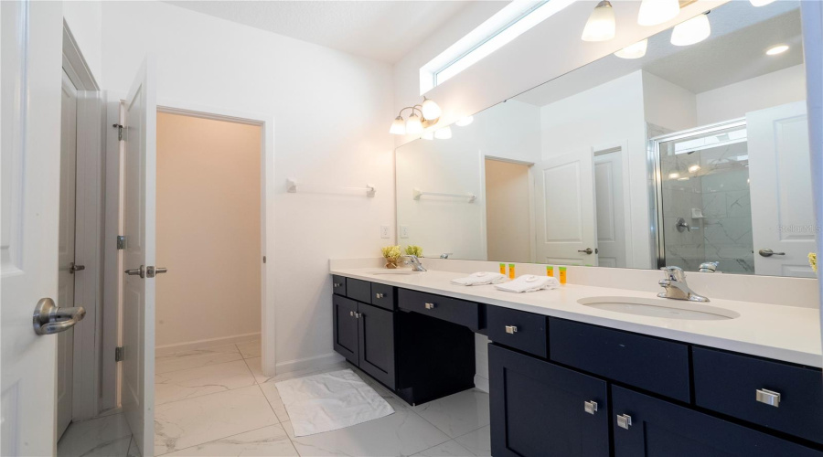 Kissimmee, Florida 34746, 9 Bedroom Bedrooms, ,7 Bathroombathrooms,Residential,For Sale,Shanti,0,Mfrs5134329