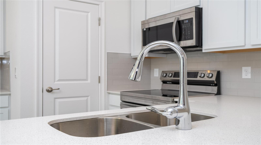 Orlando, Florida 32821, 5 Bedroom Bedrooms, ,5 Bathroombathrooms,Residential,For Sale,Ebb Tide,0,Mfrs5143244