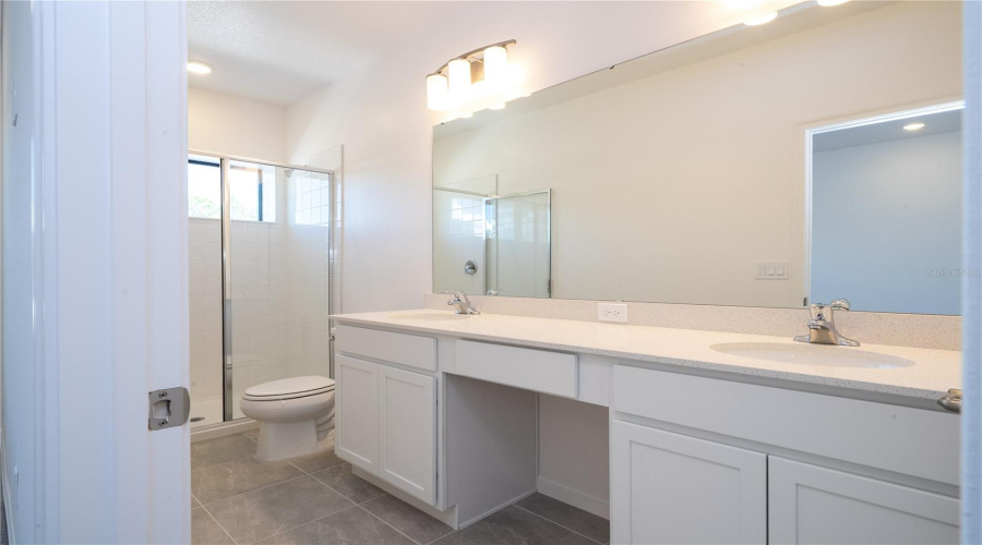 Orlando, Florida 32821, 5 Bedroom Bedrooms, ,5 Bathroombathrooms,Residential,For Sale,Ebb Tide,0,Mfrs5143244