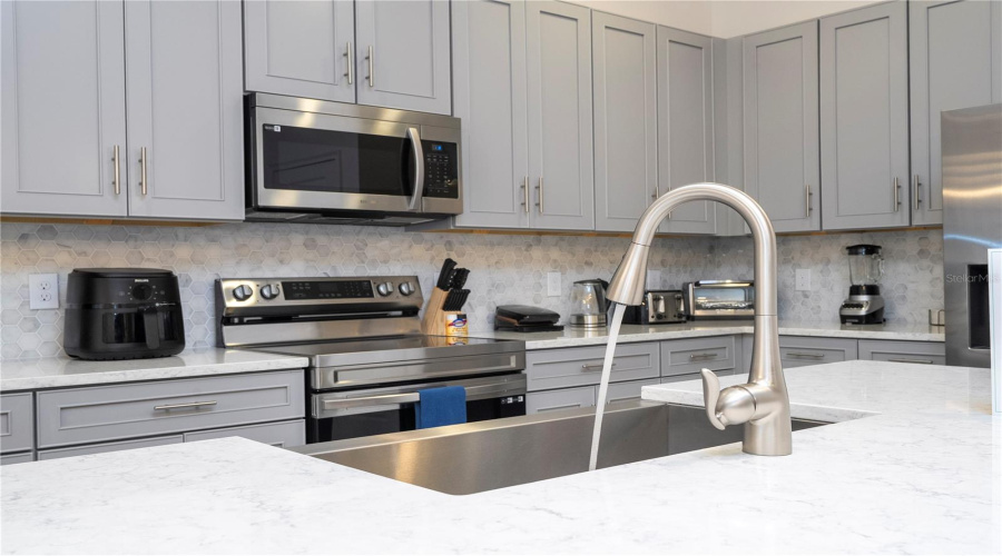 Orlando, Florida 32821, 6 Bedroom Bedrooms, ,6 Bathroombathrooms,Residential,For Sale,High Seas,0,Mfrs5143749