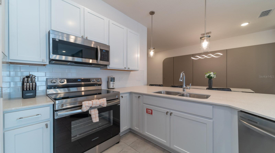 Orlando, Florida 32821, 5 Bedroom Bedrooms, ,5 Bathroombathrooms,Residential,For Sale,Ebb Tide,0,Mfro6388551
