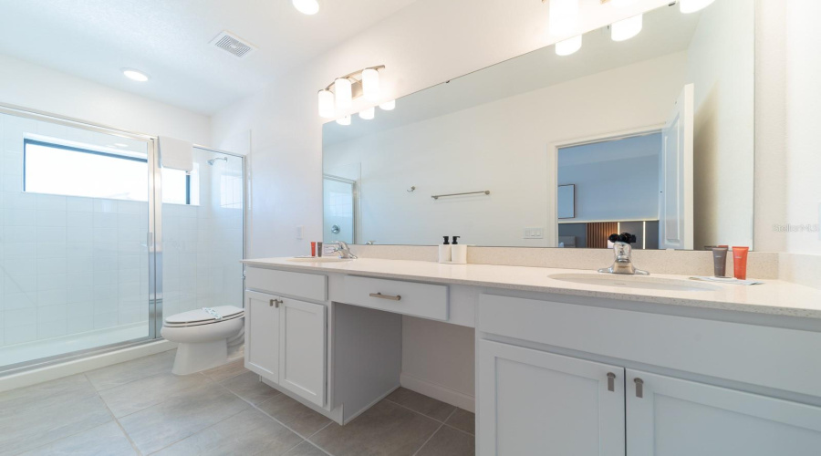 Orlando, Florida 32821, 5 Bedroom Bedrooms, ,5 Bathroombathrooms,Residential,For Sale,Ebb Tide,0,Mfro6388551