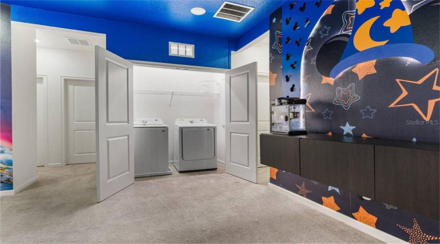 Orlando, Florida 32821, 10 Bedroom Bedrooms, ,9 Bathroombathrooms,Residential,For Sale,High Seas,0,Mfro6389261