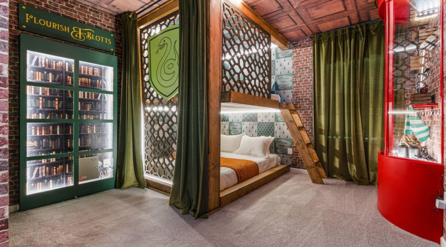 Orlando, Florida 32821, 10 Bedroom Bedrooms, ,9 Bathroombathrooms,Residential,For Sale,High Seas,0,Mfro6389261