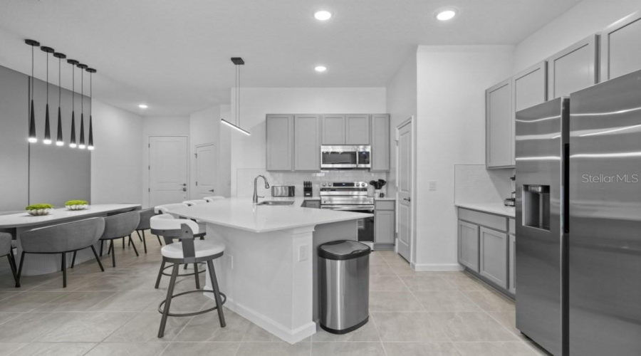 Orlando, Florida 32821, 5 Bedroom Bedrooms, ,5 Bathroombathrooms,Residential,For Sale,Ebb Tide,0,Mfro6393415