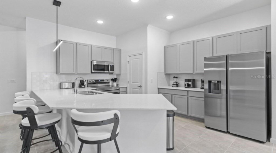 Orlando, Florida 32821, 5 Bedroom Bedrooms, ,5 Bathroombathrooms,Residential,For Sale,Ebb Tide,0,Mfro6393415