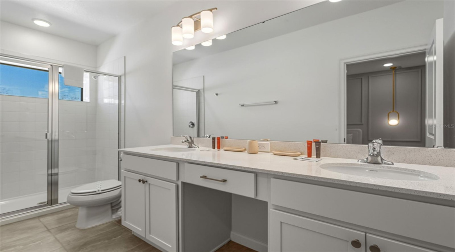 Orlando, Florida 32821, 5 Bedroom Bedrooms, ,5 Bathroombathrooms,Residential,For Sale,Ebb Tide,0,Mfrs5147333
