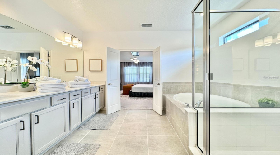 Orlando, Florida 32821, 5 Bedroom Bedrooms, ,5 Bathroombathrooms,Residential,For Sale,Voyager,0,Mfro6405823