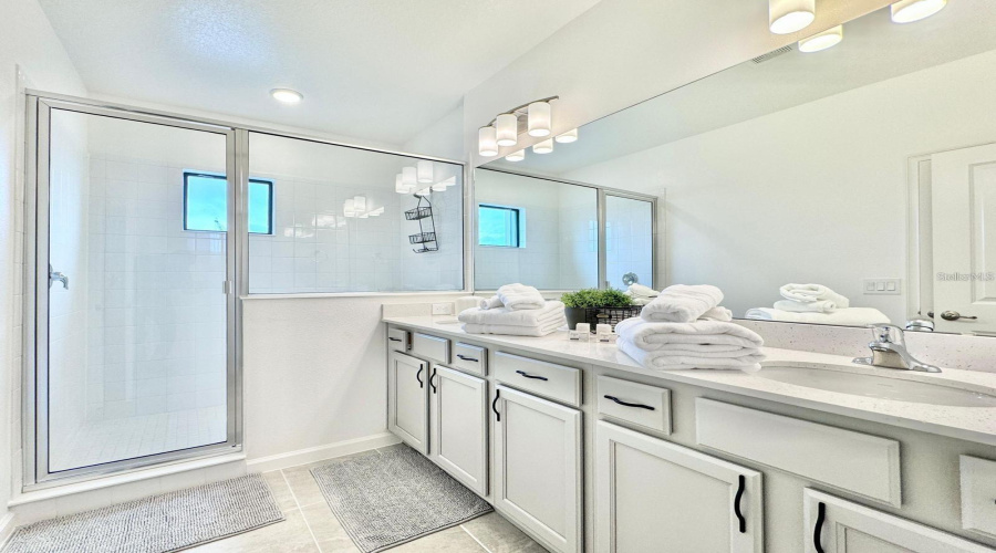Orlando, Florida 32821, 5 Bedroom Bedrooms, ,5 Bathroombathrooms,Residential,For Sale,Voyager,0,Mfro6405823