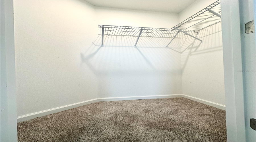 Walking Closet 2Nd Bedroom