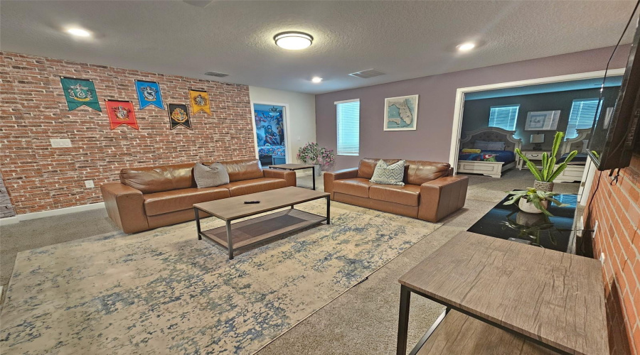 Kissimmee, Florida 34746, 8 Bedroom Bedrooms, ,5 Bathroombathrooms,Residential,For Sale,Target,0,Mfro6449345