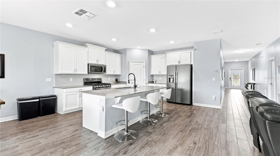 Davenport, Florida 33837, 4 Bedroom Bedrooms, ,2 Bathroombathrooms,Residential,For Sale,Oak Bluff,0,Mfro6449163
