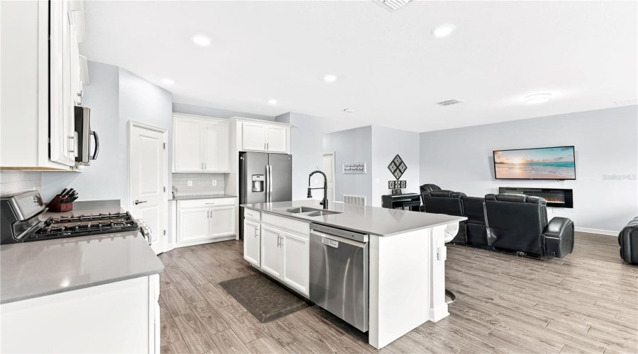 Davenport, Florida 33837, 4 Bedroom Bedrooms, ,2 Bathroombathrooms,Residential,For Sale,Oak Bluff,0,Mfro6449163
