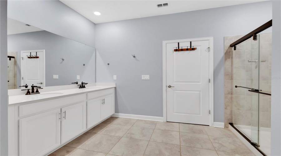 Davenport, Florida 33837, 4 Bedroom Bedrooms, ,2 Bathroombathrooms,Residential,For Sale,Oak Bluff,0,Mfro6449163