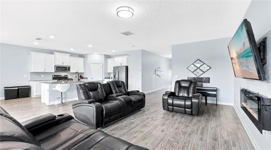 Davenport, Florida 33837, 4 Bedroom Bedrooms, ,2 Bathroombathrooms,Residential,For Sale,Oak Bluff,0,Mfro6449163