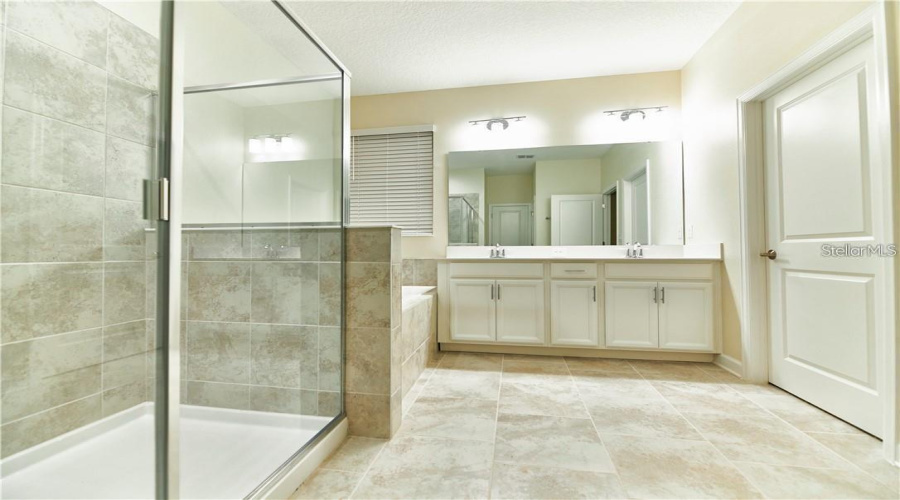 Kissimmee, Florida 34746, 4 Bedroom Bedrooms, ,3 Bathroombathrooms,Residential,For Sale,Seven Canyons,0,Mfro6438327