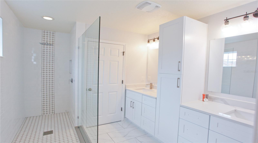 Kissimmee, Florida 34746, 4 Bedroom Bedrooms, ,3 Bathroombathrooms,Residential,For Sale,Las Fuentes,0,Mfrs5157549