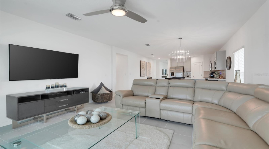 Davenport, Florida 33897, 4 Bedroom Bedrooms, ,2 Bathroombathrooms,Residential,For Sale,Vellacito,0,Mfro6449292