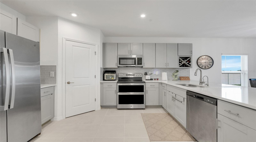 Davenport, Florida 33897, 4 Bedroom Bedrooms, ,2 Bathroombathrooms,Residential,For Sale,Vellacito,0,Mfro6449292