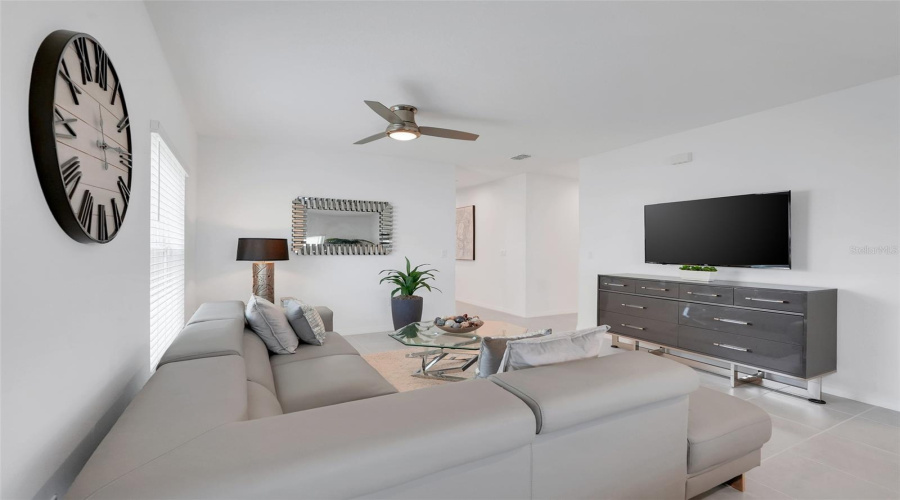 Davenport, Florida 33897, 4 Bedroom Bedrooms, ,2 Bathroombathrooms,Residential,For Sale,Vellacito,0,Mfro6449292