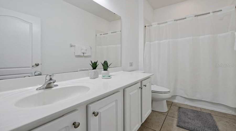 Davenport, Florida 33837, 4 Bedroom Bedrooms, ,3 Bathroombathrooms,Residential,For Sale,Oaktree,0,Mfrs5159444