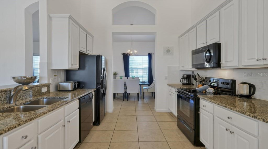 Davenport, Florida 33837, 4 Bedroom Bedrooms, ,3 Bathroombathrooms,Residential,For Sale,Oaktree,0,Mfrs5159444