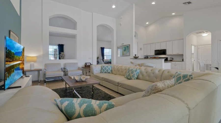 Davenport, Florida 33837, 4 Bedroom Bedrooms, ,3 Bathroombathrooms,Residential,For Sale,Oaktree,0,Mfrs5159444