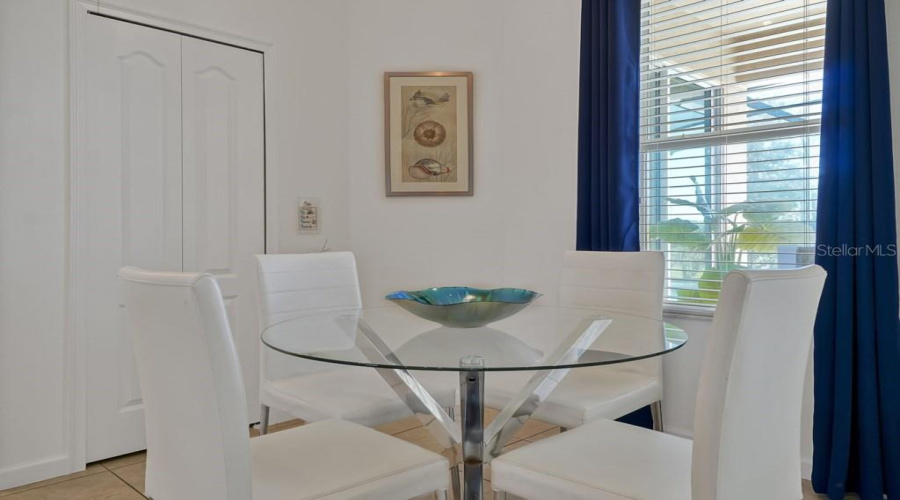 Davenport, Florida 33837, 4 Bedroom Bedrooms, ,3 Bathroombathrooms,Residential,For Sale,Oaktree,0,Mfrs5159444