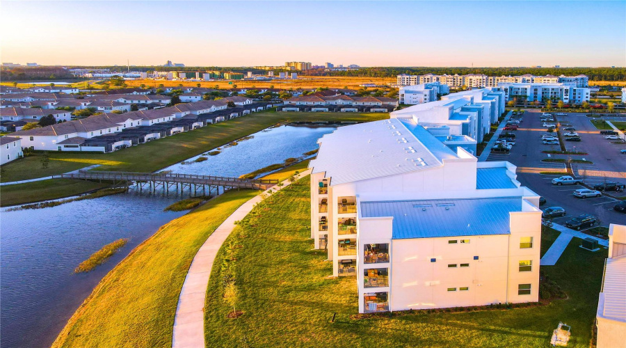 Kissimmee, Florida 34746, 2 Bedroom Bedrooms, ,2 Bathroombathrooms,Residential,For Sale,Paradox,0,Mfro6446355