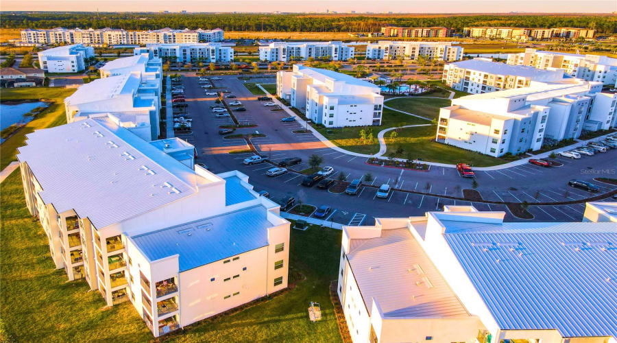 Kissimmee, Florida 34746, 2 Bedroom Bedrooms, ,2 Bathroombathrooms,Residential,For Sale,Paradox,0,Mfro6446355