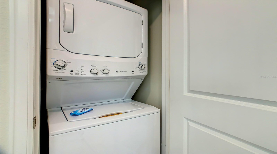 Kissimmee, Florida 34746, 2 Bedroom Bedrooms, ,2 Bathroombathrooms,Residential,For Sale,Paradox,0,Mfro6446355