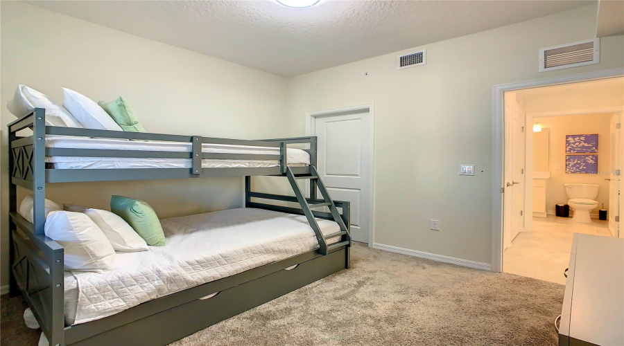 Kissimmee, Florida 34746, 2 Bedroom Bedrooms, ,2 Bathroombathrooms,Residential,For Sale,Paradox,0,Mfro6446355
