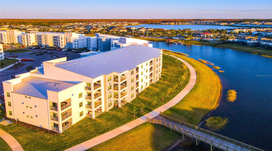 Kissimmee, Florida 34746, 2 Bedroom Bedrooms, ,2 Bathroombathrooms,Residential,For Sale,Paradox,0,Mfro6446355