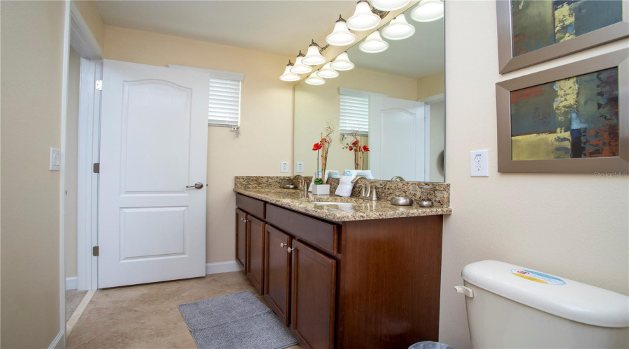 Kissimmee, Florida 34747, 6 Bedroom Bedrooms, ,5 Bathroombathrooms,Residential,For Sale,Buccaneer Palm,0,Mfro6449525