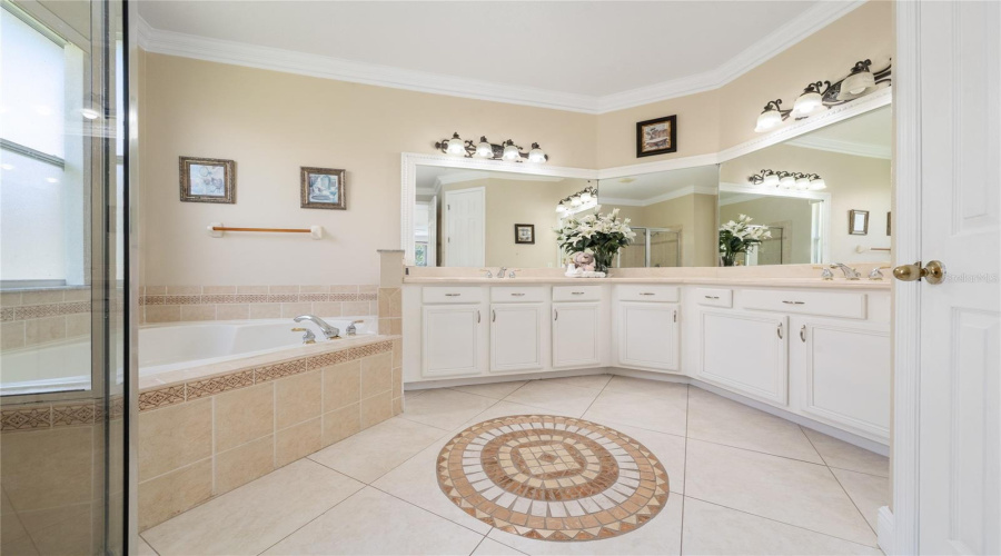 Kissimmee, Florida 34746, 5 Bedroom Bedrooms, ,3 Bathroombathrooms,Residential,For Sale,Valleyview Dr,0,Mfrs5152021