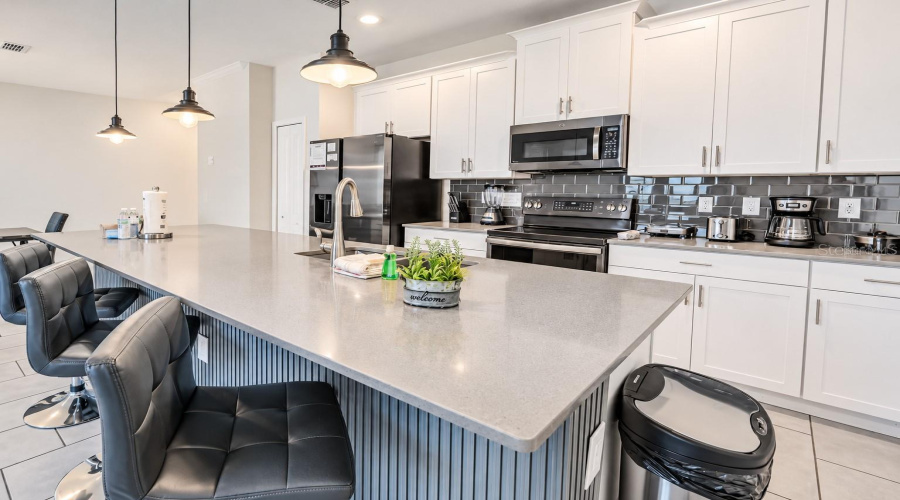 Kissimmee, Florida 34746, 4 Bedroom Bedrooms, ,3 Bathroombathrooms,Residential,For Sale,Paragraph,0,Mfro6441589