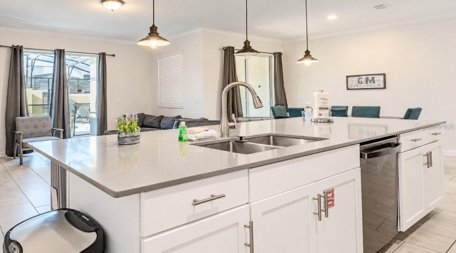 Kissimmee, Florida 34746, 4 Bedroom Bedrooms, ,3 Bathroombathrooms,Residential,For Sale,Paragraph,0,Mfro6441589