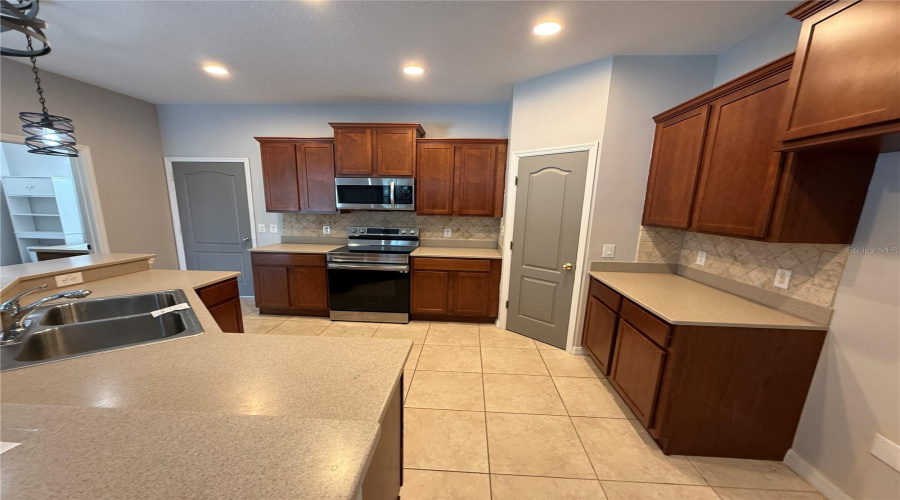 Kissimmee, Florida 34746, 4 Bedroom Bedrooms, ,2 Bathroombathrooms,Residential,For Sale,Tradewinds,0,Mfro6416638