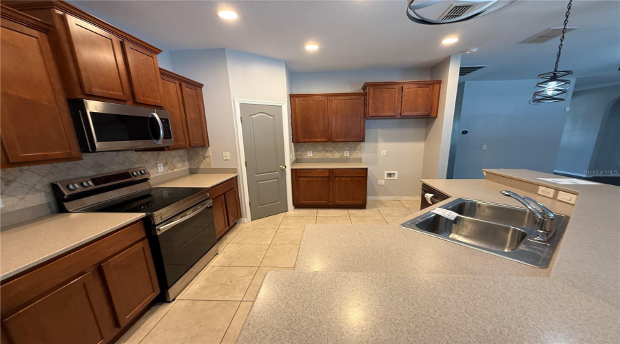Kissimmee, Florida 34746, 4 Bedroom Bedrooms, ,2 Bathroombathrooms,Residential,For Sale,Tradewinds,0,Mfro6416638