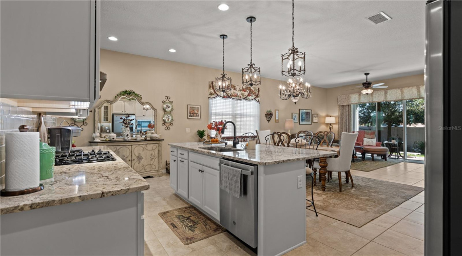 Kissimmee, Florida 34747, 2 Bedroom Bedrooms, ,2 Bathroombathrooms,Residential,For Sale,Flora Pass,0,Mfro6449739